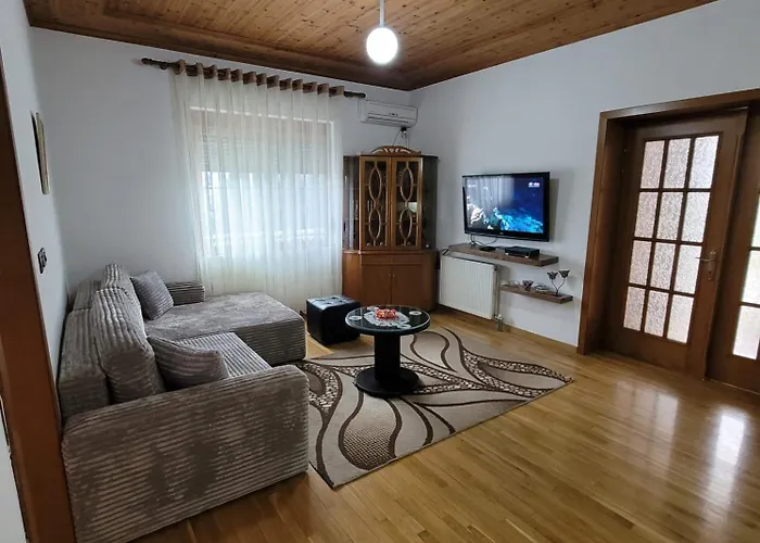 Jona Guest House